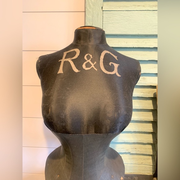 French Antique countertop wasp waist mannequin. - Picture 3 of 8